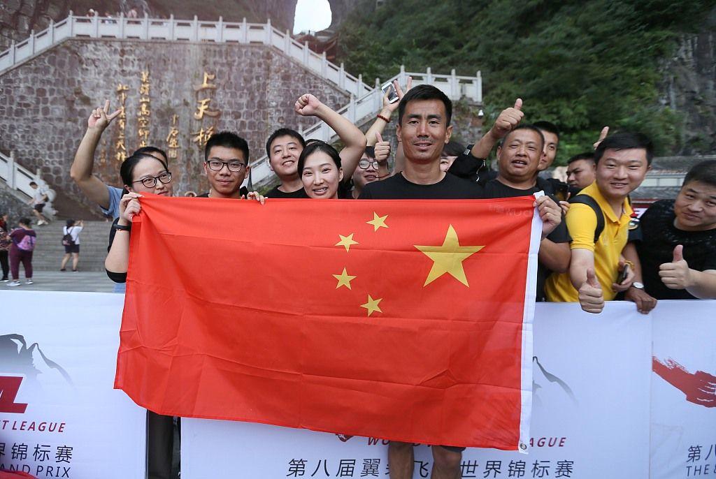 2022翼装飞行国内多少人（玩翼装飞行的人：全国不超过50人，不是有勇气跳下去就行）