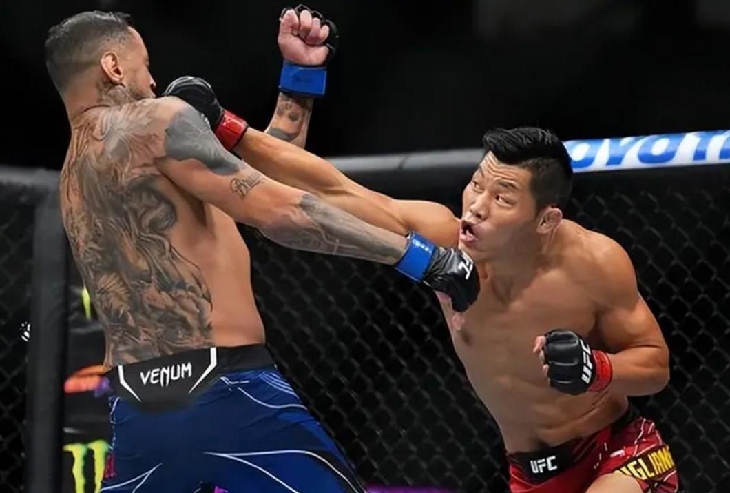 硬气！李景亮再次公开炮轰UFC：你们的裁判太黑了，真是自毁招牌