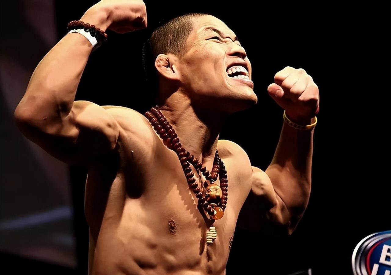 UFC“承认”裁判吹黑哨！李景亮钱没赚到，职业生涯还差点搭进去