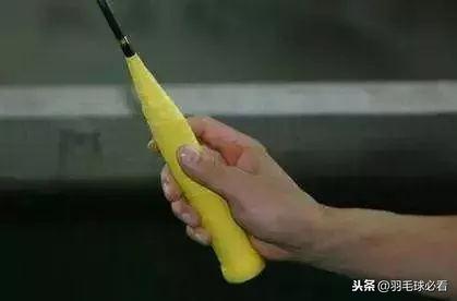 羽毛球基础正确入门方法（初步学习羽毛球正确姿势）