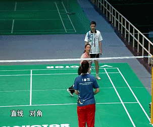 羽毛球初学者该如何练习反手（羽毛球反手手法怎么训练）