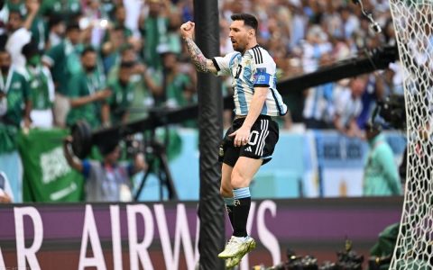 梅西点球破门！收获卡塔尔世界杯首球 阿根廷1-0领先沙特
