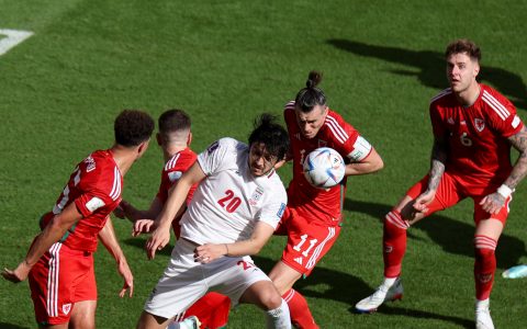 补时绝杀！伊朗2-0战胜威尔士(补时连入两球，伊朗2比0威尔士！本届世界杯第一张红牌诞生)