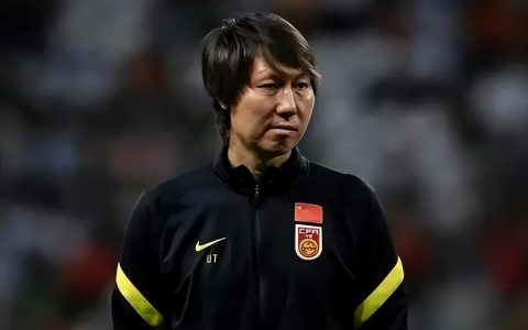 沈阳五里河李铁雕像被拆除(李铁的倒下，是中国足球大环境的缩影)