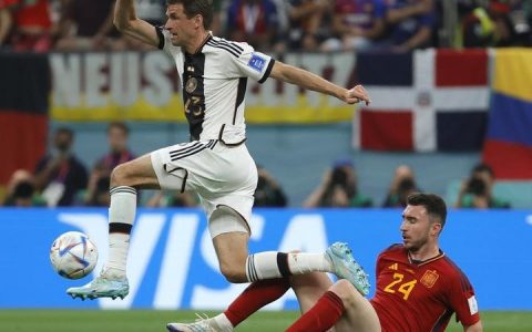 德国队战平西班牙队-德西战平后四队均有出线可能，日本希望不大了？