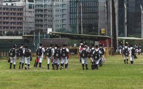 nba衣服哪里有卖,nba衣服为什么卖那么贵