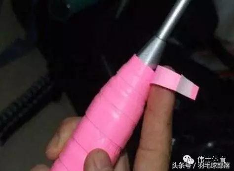 如何缠羽毛球手胶？（手把手教你缠羽毛球拍手胶（吸汗带））