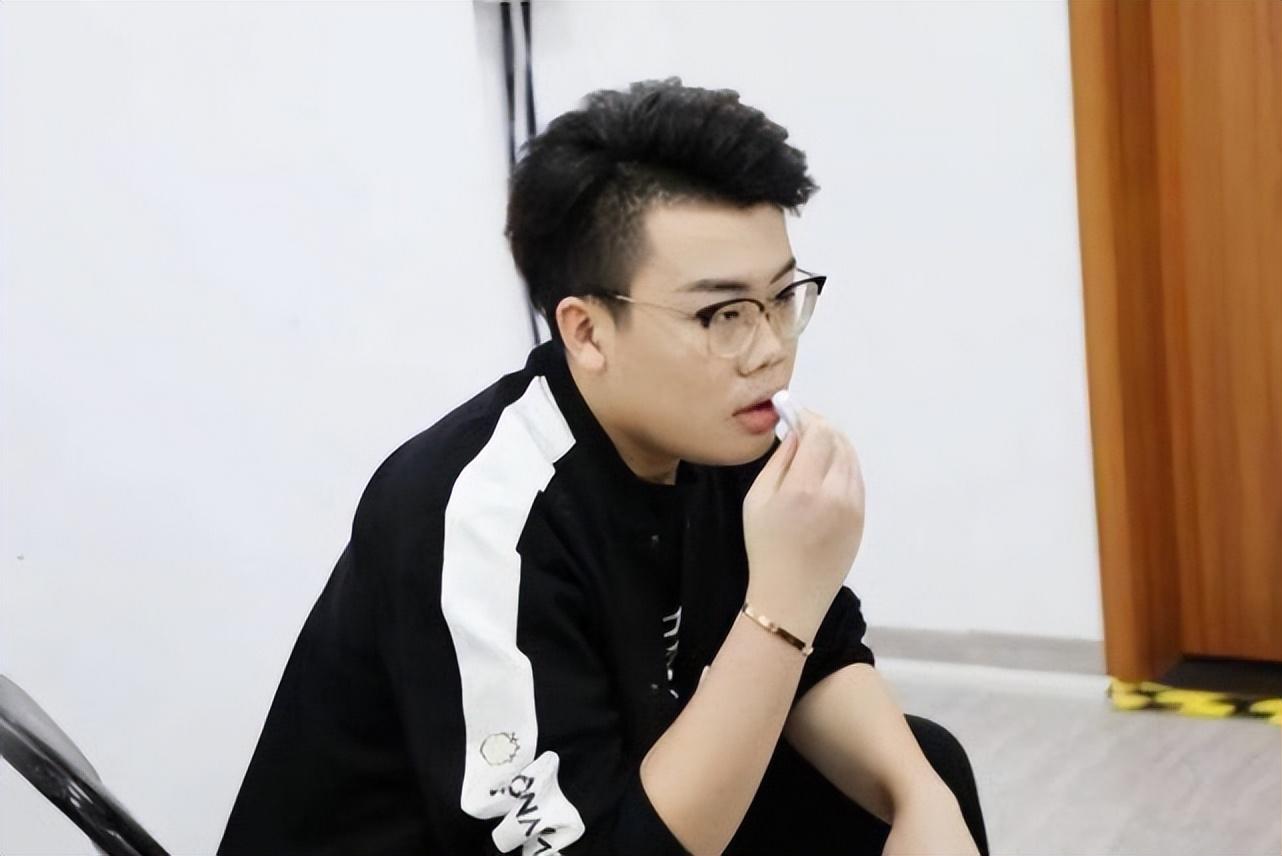 不读书不能打比赛（知名主播曝光电竞内幕，想打比赛必须要考试）