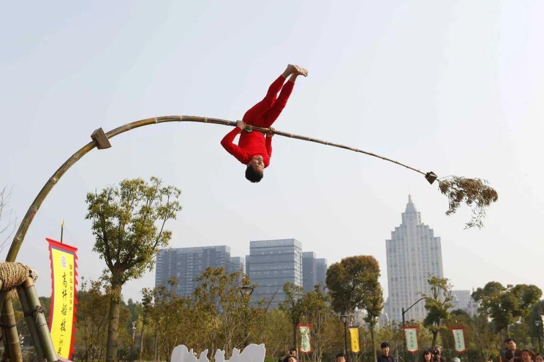 足球在中国出现了几千年！（还有这些古老的体育运动流传至今，你玩过吗）