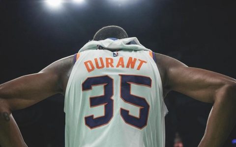NBA 上脚合集！（「超梦战靴」惊现赛场！网友：给我也来一双！）