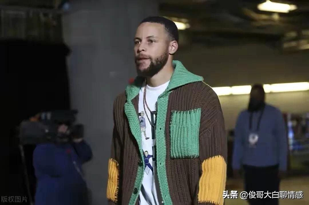 最新NBA球星排名（库里第7，詹姆斯第30，湖记：浓眉接近赛季报销）