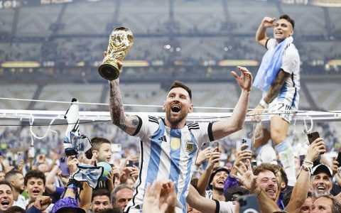 21世纪百大球星TOP10（梅西第1实至名归！本泽马未进前10引发争议）