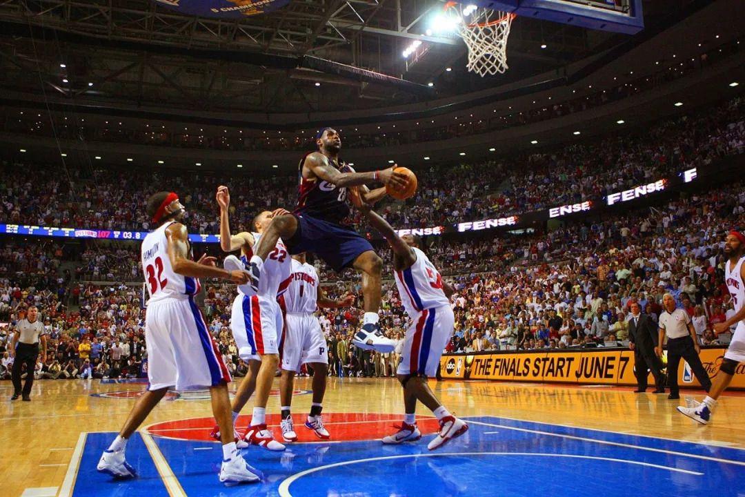 NBA球星传记之勒布朗·詹姆斯（詹姆斯的职业生涯）