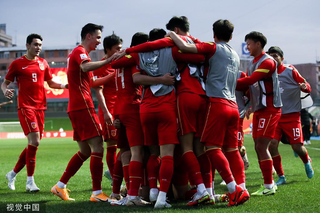 国足重返亚洲杯八强（惊险出线！U20国足战平晋级亚洲杯八强，淘汰赛对阵韩国）