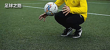 盘点一下几种不同寻常的颠球方法？(五种不同寻常的颠球方法，你会哪一个？)