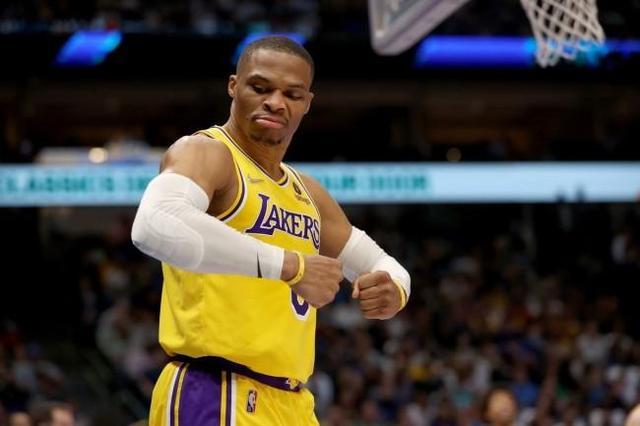快船给出700万羞辱报价！（NBA三双王何以沦落至此？湖人是罪魁祸首）