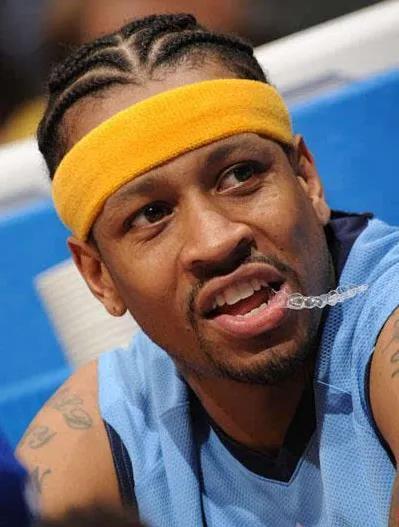 盘点NBA球星哪些标志性动作以及小怪癖（纳什喜欢摸鞋底再舔手指）