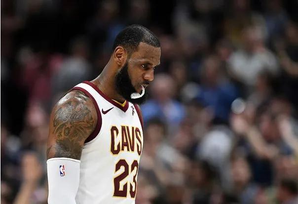 盘点NBA球星哪些标志性动作以及小怪癖（纳什喜欢摸鞋底再舔手指）