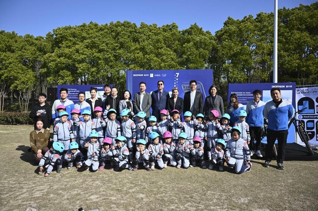 哈兰德上演五子登科（体坛联播，国米时隔12年重返欧冠八强）