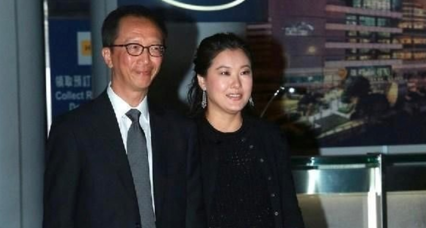 曝45岁跳水女王伏明霞净身出户！（71岁身价百亿老公回应：不要相信）