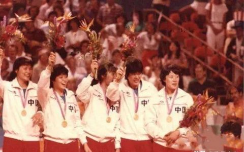 中国男女排球队五大经典时刻（盘点中国男女排球队历史经典场面）