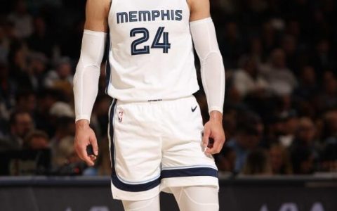 NBA宣布再对狄龙-布鲁克斯禁赛（其本赛季已损失33.6万薪水）