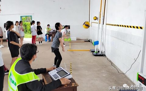 排球怎样垫球才不疼？（掌握好技巧排球垫球才不疼）