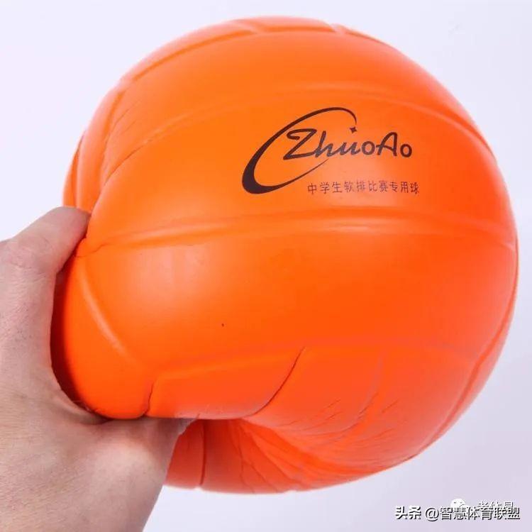 排球怎样垫球才不疼？（掌握好技巧排球垫球才不疼）