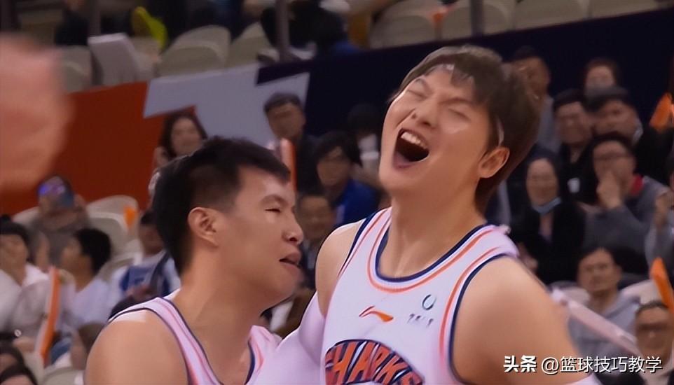 CBA季后赛首秀(赢了！季后赛首战！他们派出了两个伦纳德！)