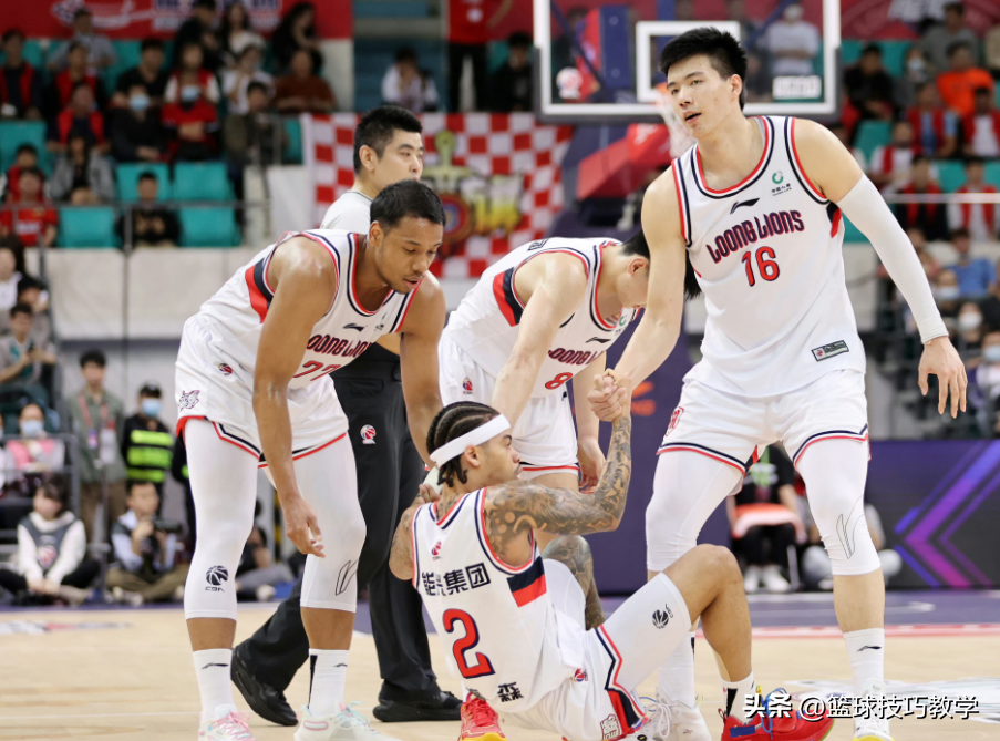 CBA季后赛首秀(赢了！季后赛首战！他们派出了两个伦纳德！)