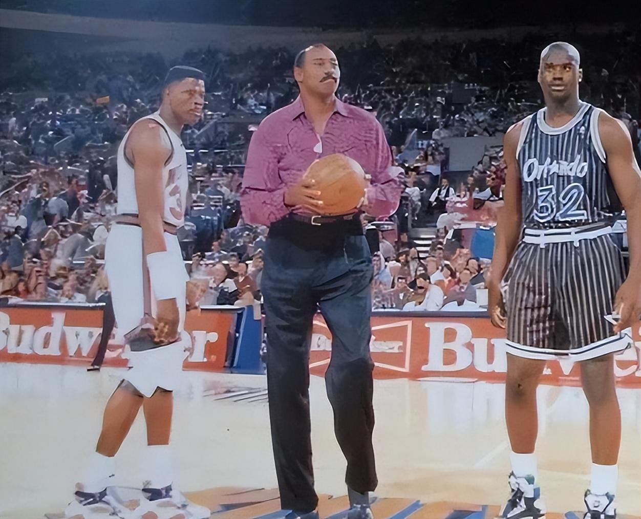 张伯伦和奥尼尔谁的天赋更好？（NBA历史上顶级中锋对比）