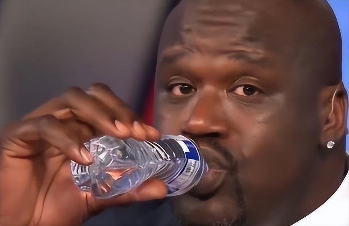 张伯伦和奥尼尔谁的天赋更好？（NBA历史上顶级中锋对比）