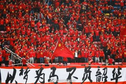赢了！赢了！！中国男足1:0灭韩国队！燃到爆！-图12