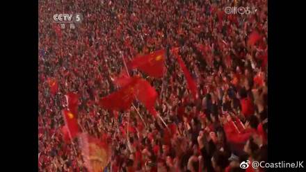 赢了！赢了！！中国男足1:0灭韩国队！燃到爆！-图13