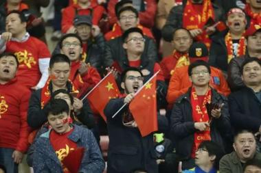 硬汉赢韩！昨晚中国男足1:0拿下韩国队，十四亿中国人为你们点赞！-图21