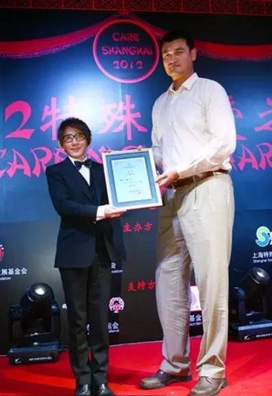 姚明与28个明星合影照片！看到第一张就忍不住了…-图4
