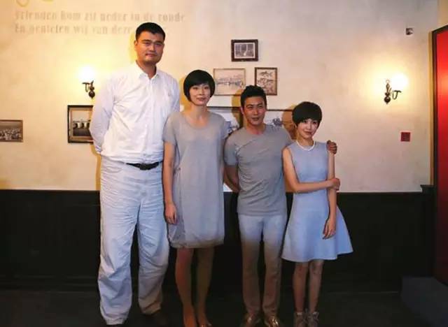 姚明与28个明星合影照片！看到第一张就忍不住了…-图19