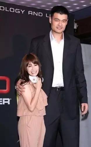姚明与28个明星合影照片！看到第一张就忍不住了…-图24