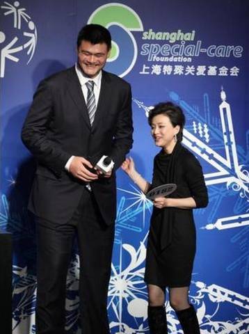 姚明与28个明星合影照片！看到第一张就忍不住了…-图32