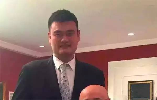 姚明与28个明星合影照片！看到第一张就忍不住了…-图37