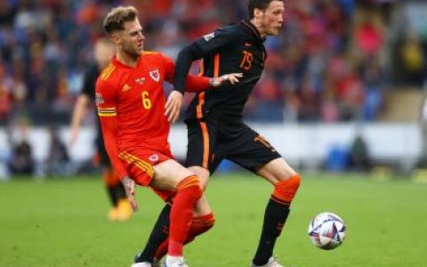 世界杯32强球衣暗战：耐克阿迪彪马谁主沉浮？