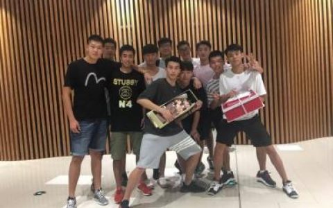 平均身高191腿长一米二拥有高颜值强实力的药大“男排天团”再创佳绩！
