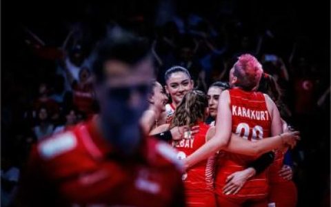 世界女排联赛土耳其女排3比0完胜意大利队