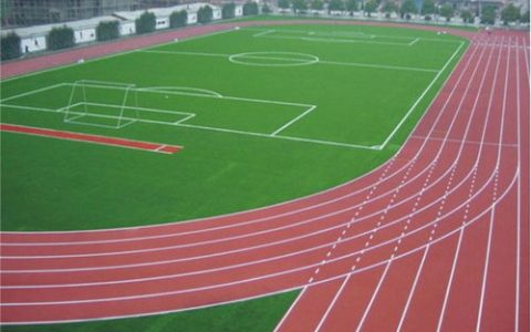 田径场内圈一圈300米，最外面一圈有多少米