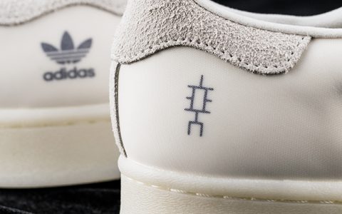 陈奕迅合作联名配色 x adidas 贝壳头下周发售