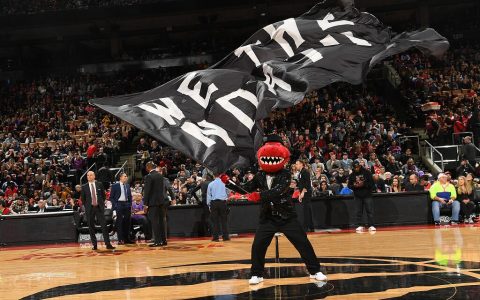 NBA吉祥物图鉴之猛龙队：萌你一脸血的小恐龙
