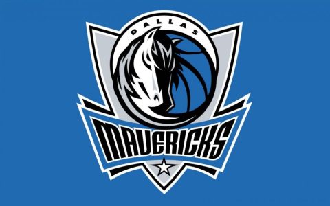 达拉斯独行侠队英文名：Dallas Mavericks 