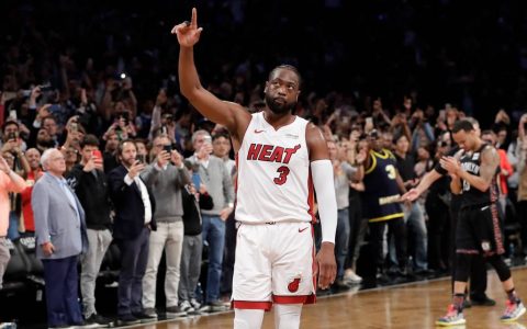 科比绝杀热火韦德，全场比赛韦德与科比发挥都非常的出色，但韦德还是被绝杀