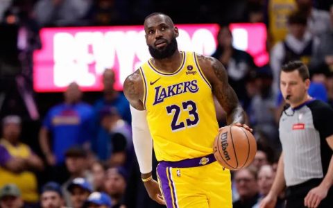 NBA自由球员市场第四天交易签约汇总：詹姆斯顶薪续约 普林斯底薪加雄鹿