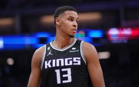 国王拒绝在马尔-卡宁的交易中送出默里，将目标转为德罗赞